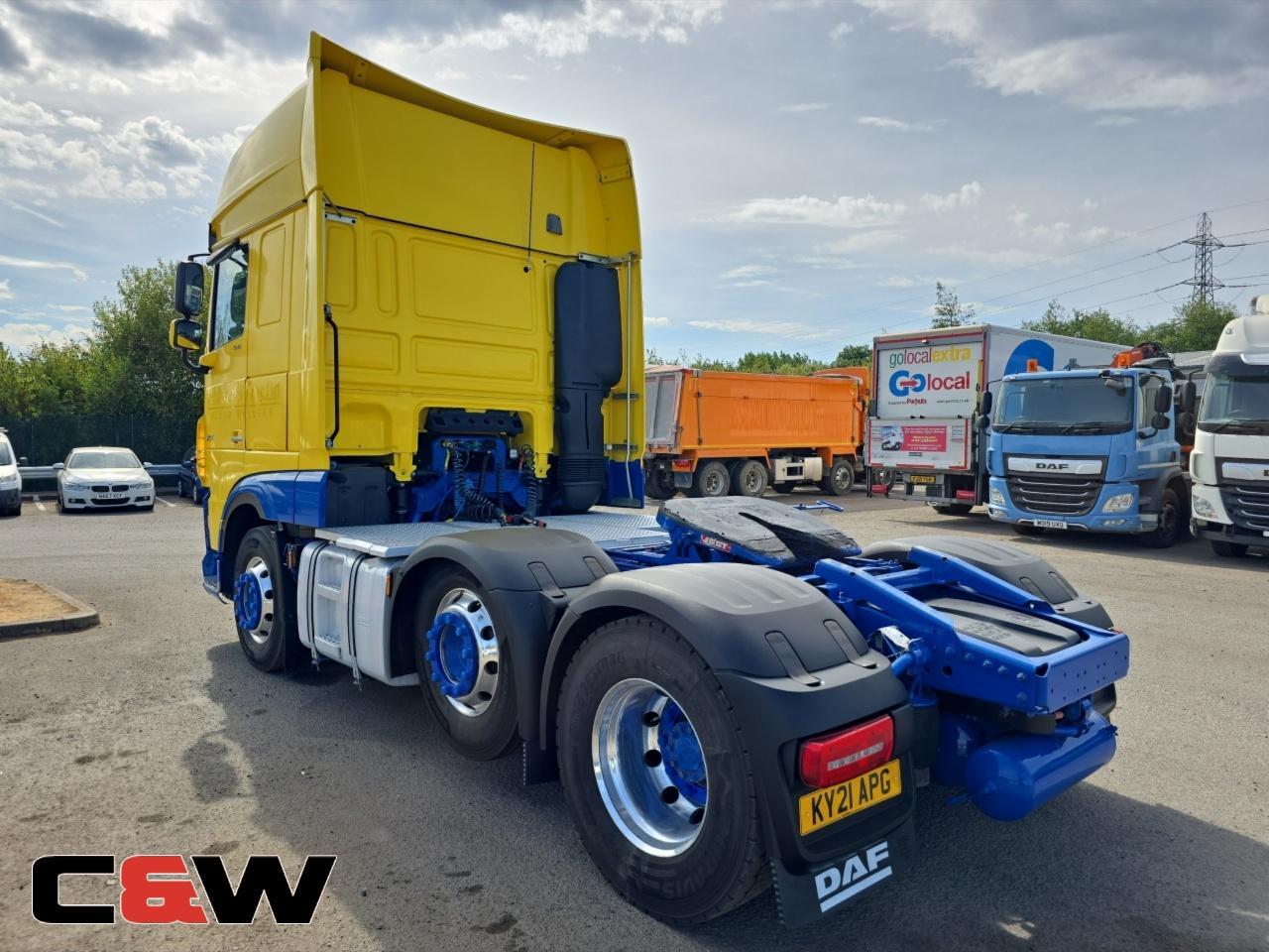 Vehicle image 5